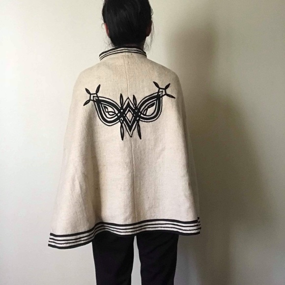 Vintage Wool Cape 1970's - Picture 6 of 8